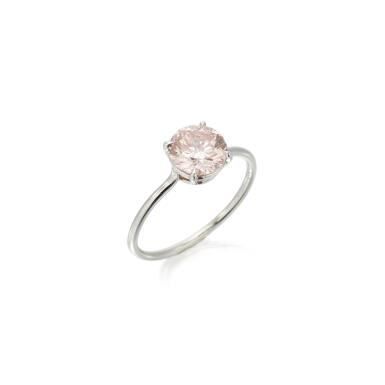 View full screen - View 1 of Lot 92. Fancy brown-pink diamond ring (Anello con diamante fancy brown pink).