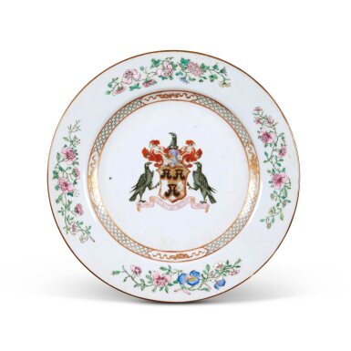 View full screen - View 1 of Lot 123. A Chinese Export Armorial Charger, Qing Dynasty, Yongzheng Period, Circa 1735 | 清雍正 約1735年 粉彩紋章圖大盤.