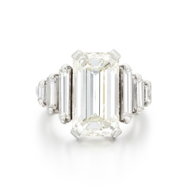 View full screen - View 1 of Lot 840. Bague diamant | Diamond ring.