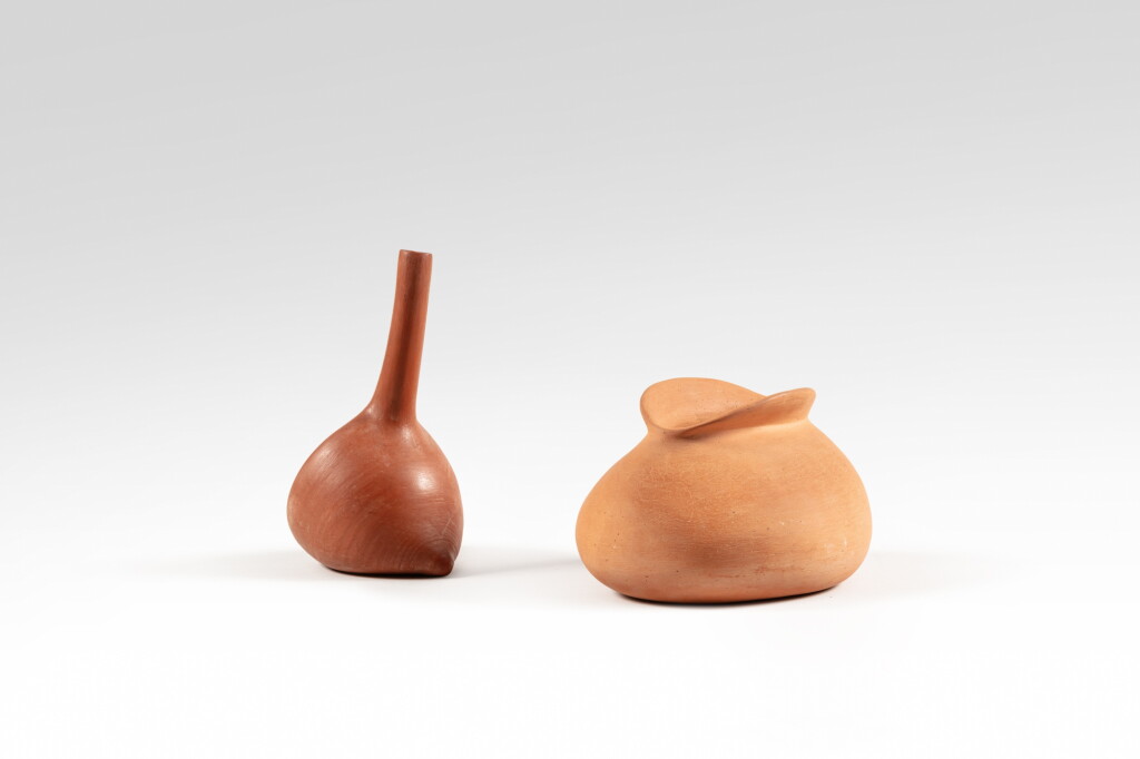 View full screen - View 1 of Lot 40. Escargot single-flower vase and vase.