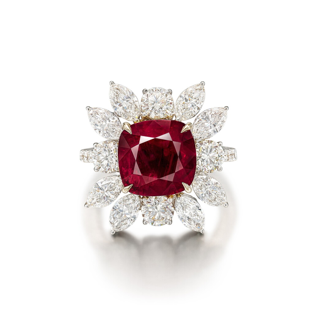 View full screen - View 1 of Lot 1353. RUBY AND DIAMOND RING | 5.76克拉 天然 「緬甸」未經加熱紅寶石 配 鑽石 戒指.