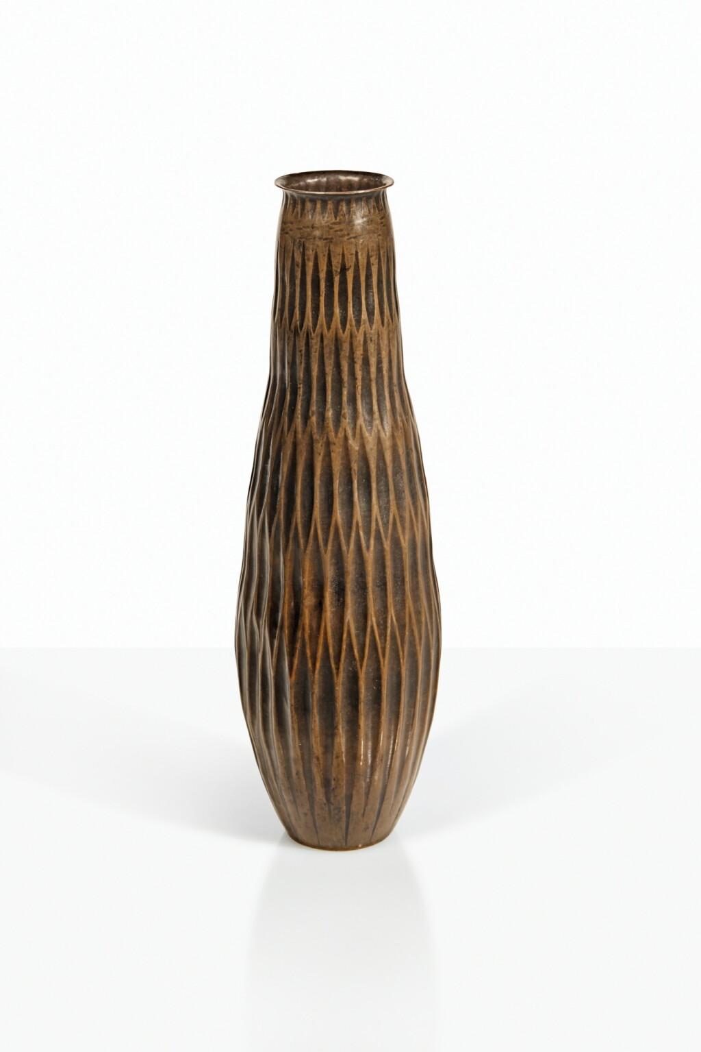 View full screen - View 1 of Lot 91. Vase.