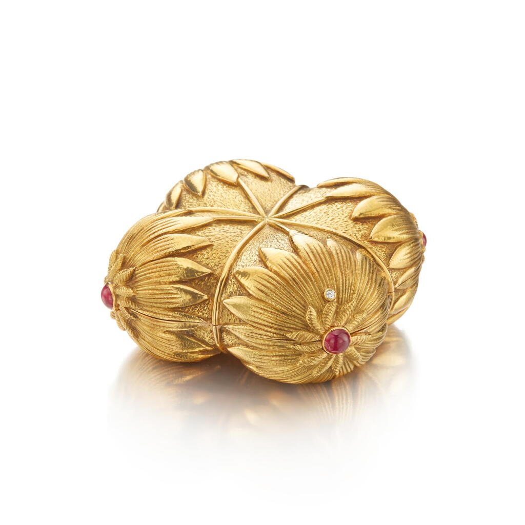 View full screen - View 1 of Lot 100. Gold and Ruby and Diamond Compact.