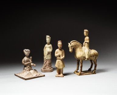 View full screen - View 1 of Lot 43. A group of four pottery figures, Tang dynasty | 唐 陶俑一組四件.