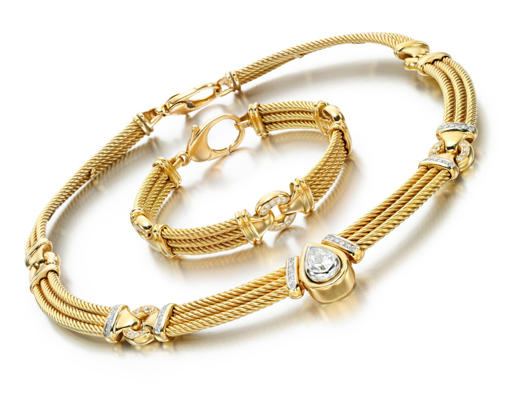 View full screen - View 1 of Lot 273. DIAMOND DEMI-PARURE.
