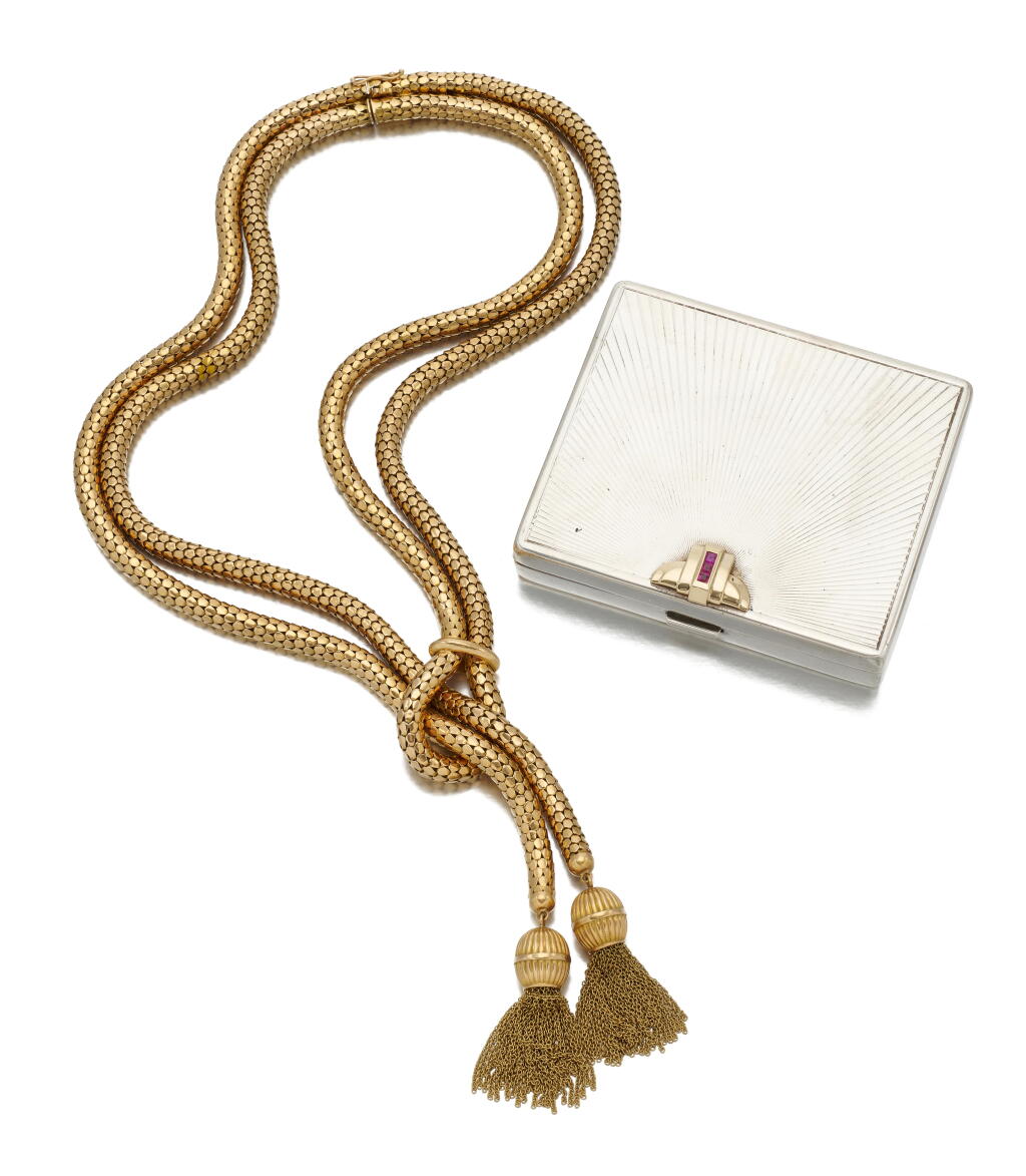 View full screen - View 1 of Lot 78. Compact and necklace ( Collana e portacipria ).