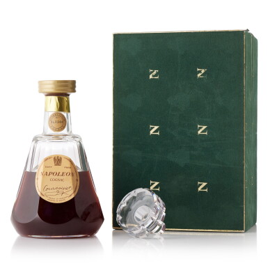 View full screen - View 1 of Lot 6724. Courvoisier Napoleon Cognac Baccarat Crystal Decanter 40.0 abv NV (1 BT70).