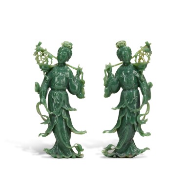 View full screen - View 1 of Lot 272. A pair of spinach-green jade figures of ladies, 19th/20th century | 十九/二十世紀 碧玉仕女立像一對.
