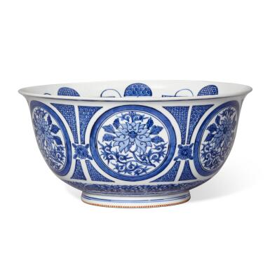 View full screen - View 1 of Lot 1081. An Arita bowl | Impressed mark Kazen | Showa period, 20th century.