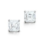 Pair of Diamond Ear Studs | 5.02 及 5.01克拉 方形 E 及 F 色 鑽石 耳環一對