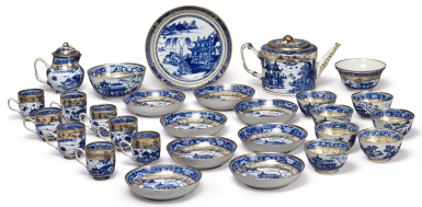 View full screen - View 1 of Lot 1068. A CHINESE EXPORT BLUE AND WHITE PART TEA AND COFFEE SERVICE | QING DYNASTY, EARLY 19TH CENTURY | 清十九世紀 青花後加描金山水圖茶具組一套.