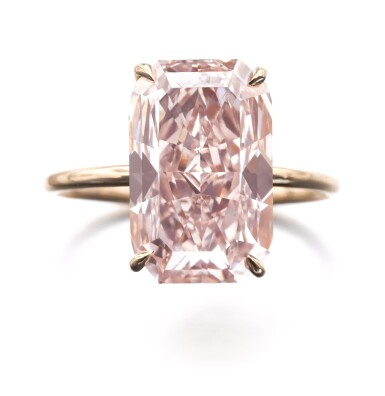 View full screen - View 1 of Lot 142. Fancy pink diamond ring | 彩粉紅色鑽石戒指.