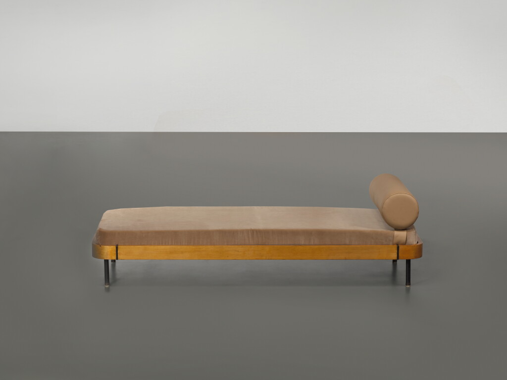View full screen - View 1 of Lot 529. Daybed.