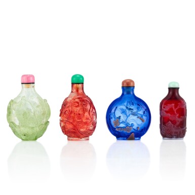 View full screen - View 1 of Lot 3078. Four Glass Snuff Bottles Qing Dynasty, 18th - 19th Century | 清十八至十九世紀 各色玻璃鼻煙壺四件.