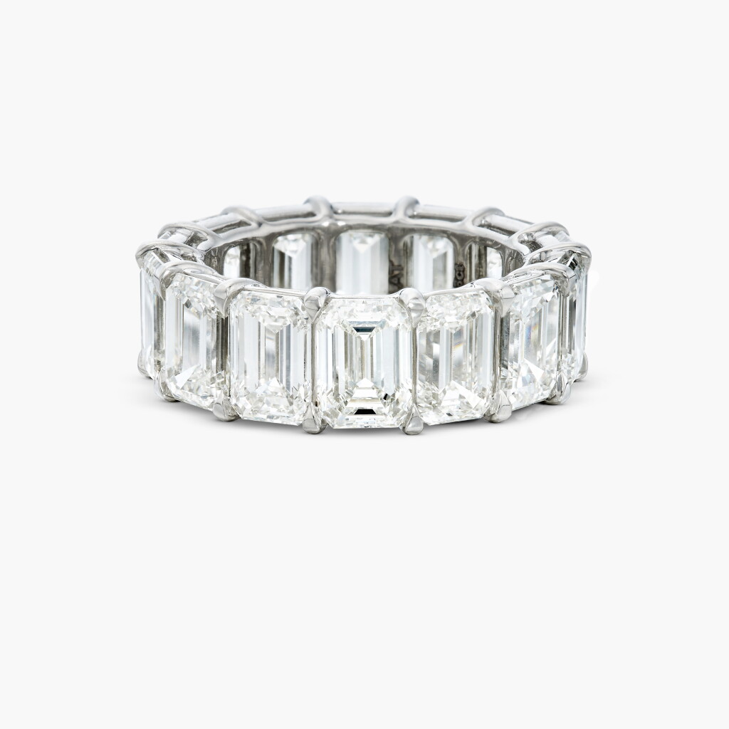 View full screen - View 1 of Lot 6. Diamond Ring .
