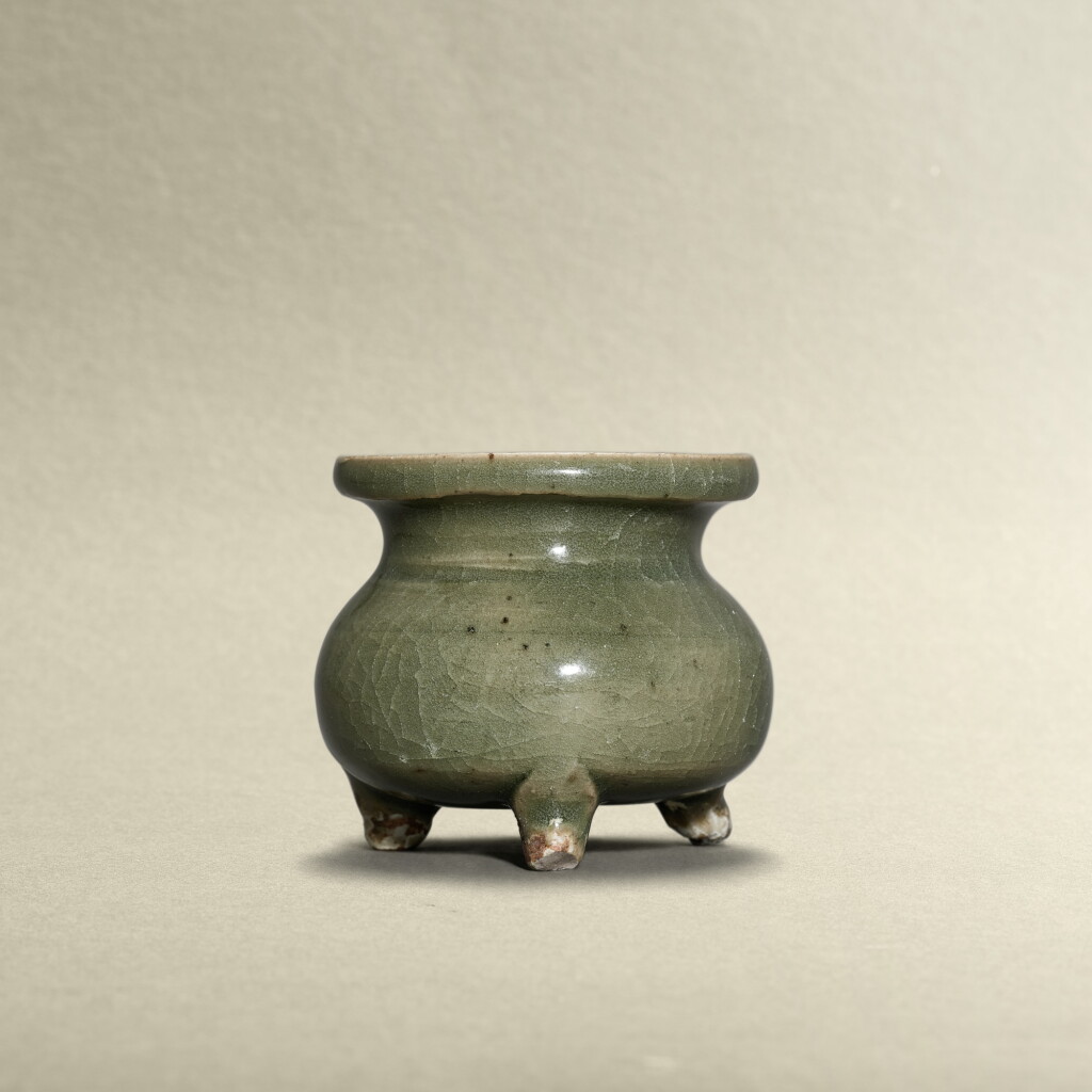 View full screen - View 1 of Lot 5721. A Junyao celadon-glazed tripod incense burner, Jin dynasty | 金 鈞窰青釉三足爐.
