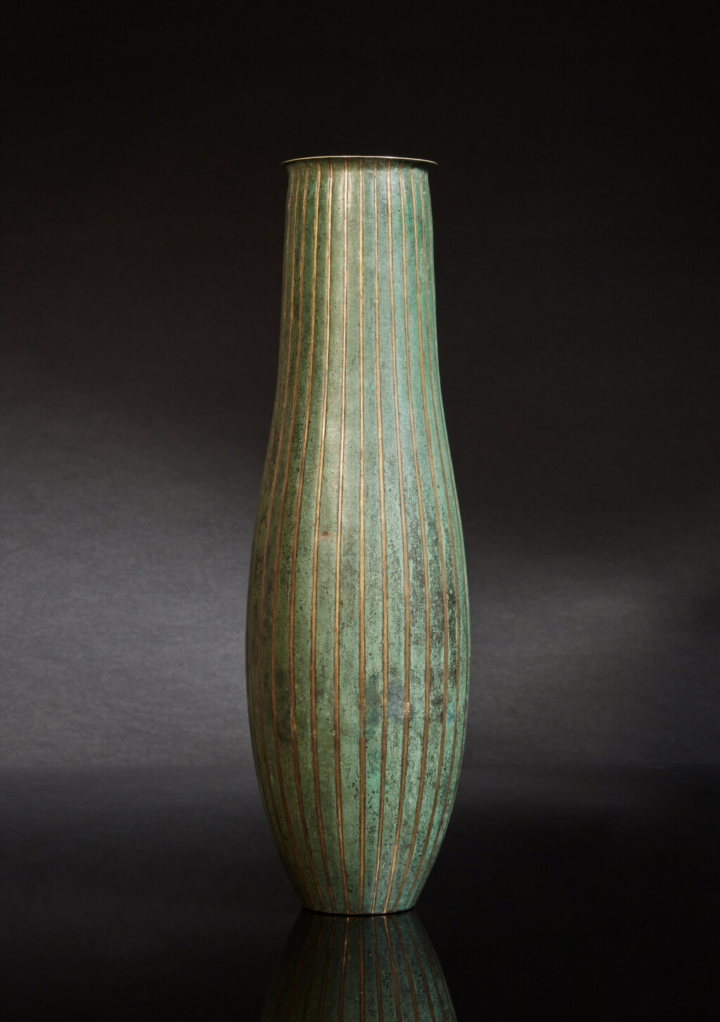 View full screen - View 1 of Lot 46. Vase.