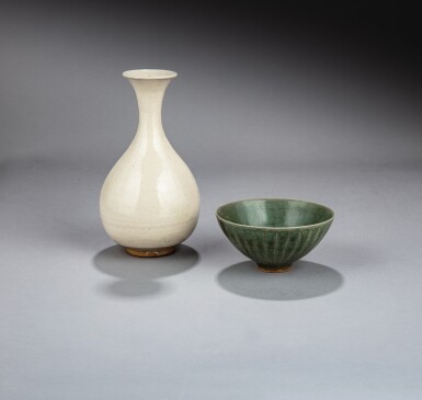 View full screen - View 1 of Lot 4. A 'Longquan' celadon ‘lotus’ bowl and a white-glazed vase, Southern Song - Ming Dynasty | 南宋至明 龍泉青釉蓮紋盌及白釉玉壺春瓶一組兩件.