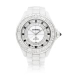 J12, Reference H2030 | A ceramic, diamond and onyx-set wristwatch with bracelet, Circa 2011 | 香奈兒 | J12 型號H2030 | 陶瓷鑲鑽石及瑪瑙鏈帶腕錶,約2011年製