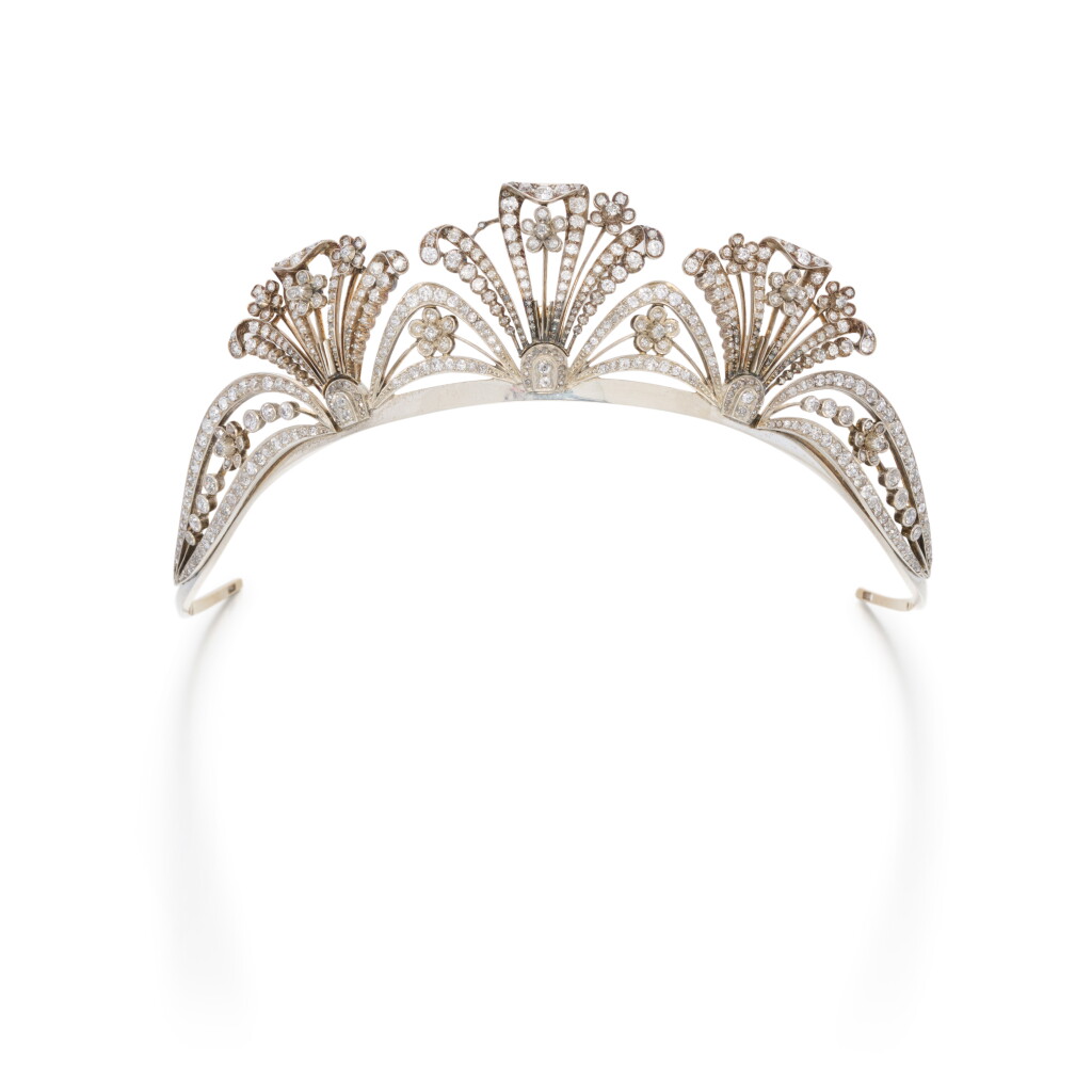 View full screen - View 1 of Lot 9. Diamond tiara, early 20th century.
