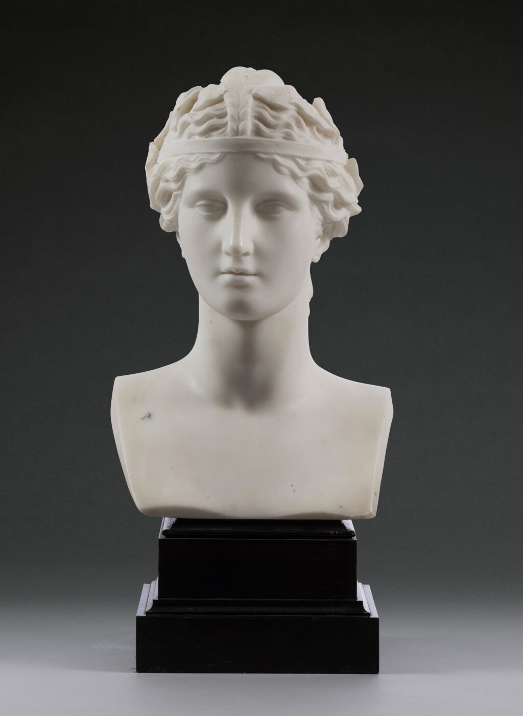 View full screen - View 1 of Lot 142. ITALIAN, 19TH CENTURY | BUST OF A WOMAN IN CLASSICAL STYLE.