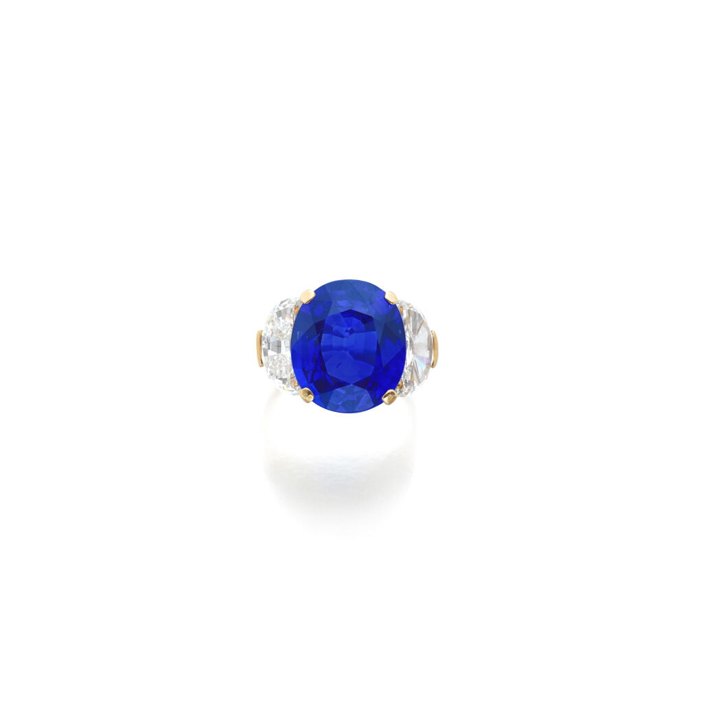 View full screen - View 1 of Lot 828. Sapphire and diamond ring.
