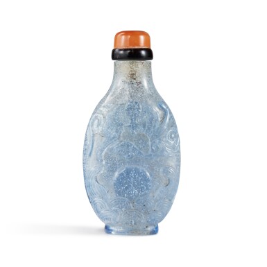 View full screen - View 1 of Lot 582. A blue overlay snowflake glass 'bats' snuff bottle, Qing dynasty, 18th century | 清十八世紀 雪花地套藍料福從天降圖鼻煙壺.
