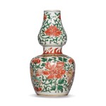 A wucai double-gourd vase, 17th century