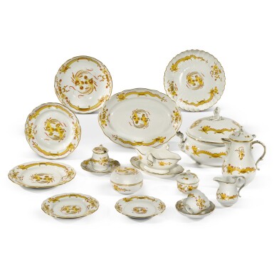 View full screen - View 1 of Lot 143. An extensive Meissen 'yellow dragon' pattern composite part service, first half 20th century.