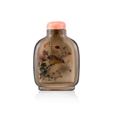 View full screen - View 1 of Lot 3041. An Inside-Painted Rock-Crystal 'Birds and Flowers' Snuff Bottle By Wang Xisan, Dated Yimao Year, Corresponding to 1975 | 丁卯(1975年) 王習三作水晶內畫花鳥圖鼻煙壺 《丁卯秋末王習三作》款.