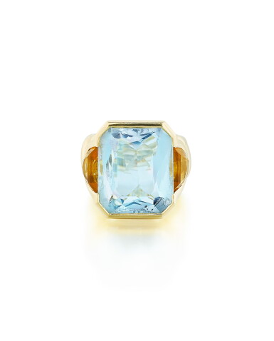 View full screen - View 1 of Lot 179. Guy de Puyraimond | Bague aigue-marine et citrines | Aquamarine and citrine ring.