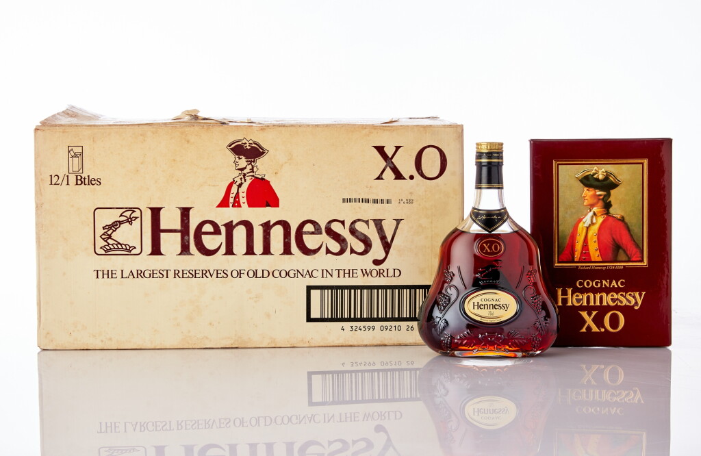 View full screen - View 1 of Lot 6288. Hennessey XO 40.0 abv NV (12 BT70).