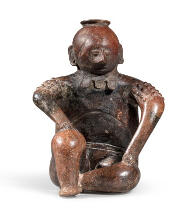 View full screen - View 1 of Lot 99. Statue d'un guerrier assis, Colima, Mexique, 100 AV. J.-C.-250 AP. J.-C. | Colima seated warrior figure, Mexico, 100 BC-AD 250.