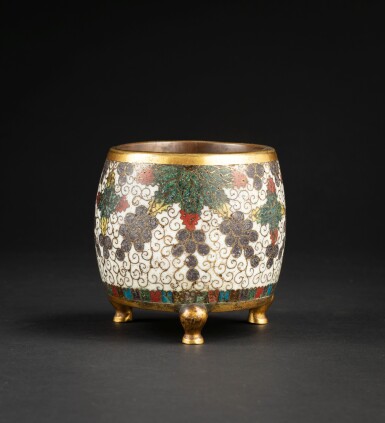 View full screen - View 1 of Lot 176. A rare white-ground cloisonne enamel 'grapes' tripod incense burner 17th-18th century | 十七至十八世紀 掐絲琺瑯葡萄紋筒式三足爐.