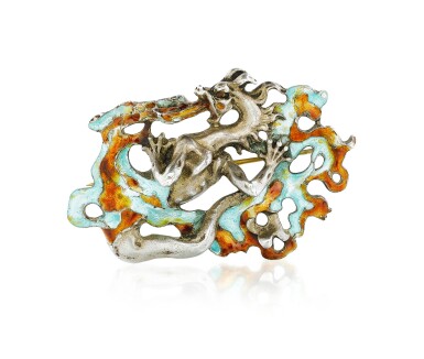 View full screen - View 1 of Lot 26. Broche émail et argent, "Dragon" | Enamel and silver brooch, 'Dragon'.
