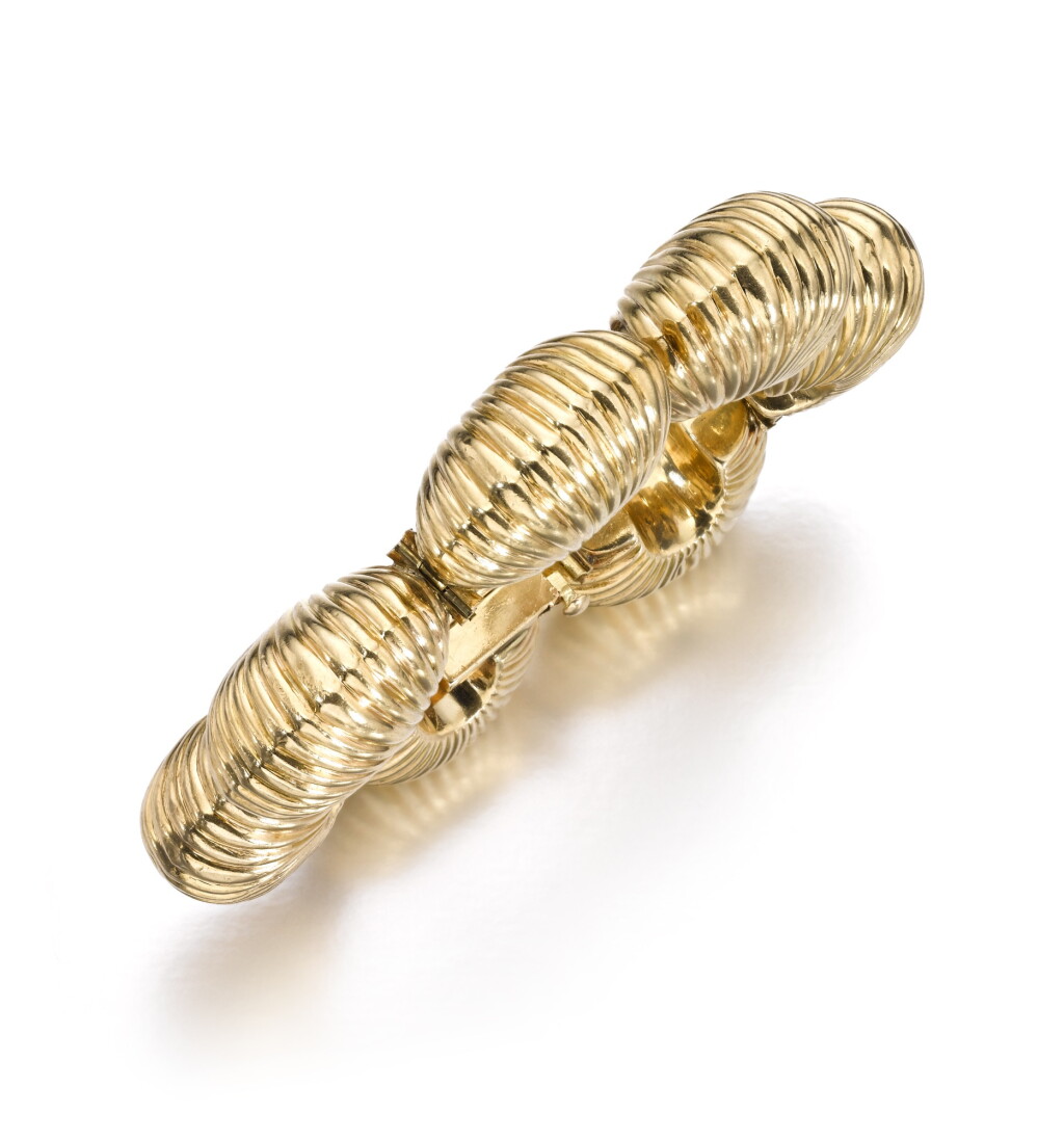 View full screen - View 1 of Lot 612. Cartier | Gold bracelet | 卡地亞 | 黃金手鐲.