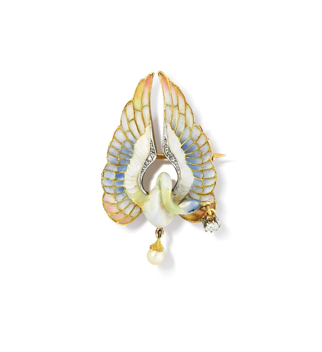 View full screen - View 1 of Lot 20. Broche émail, diamants et perle | Enamel, pearl and diamond pendant.