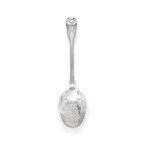 A silver olive-spoon, probably Jean Pierre Payen, Avignon, 1750-1751 | Cuillère à olive en argent probablement par Jean Pierre Payen, Avignon, 1750-1751