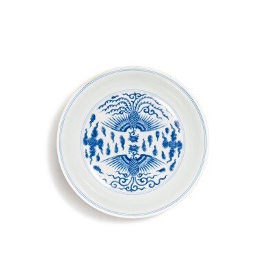 View full screen - View 1 of Lot 907. A blue and white 'double phoenix' dish, Seal mark and period of Qianlong | 清乾隆 青花雙鳳紋盤 《大清乾隆年製》款.