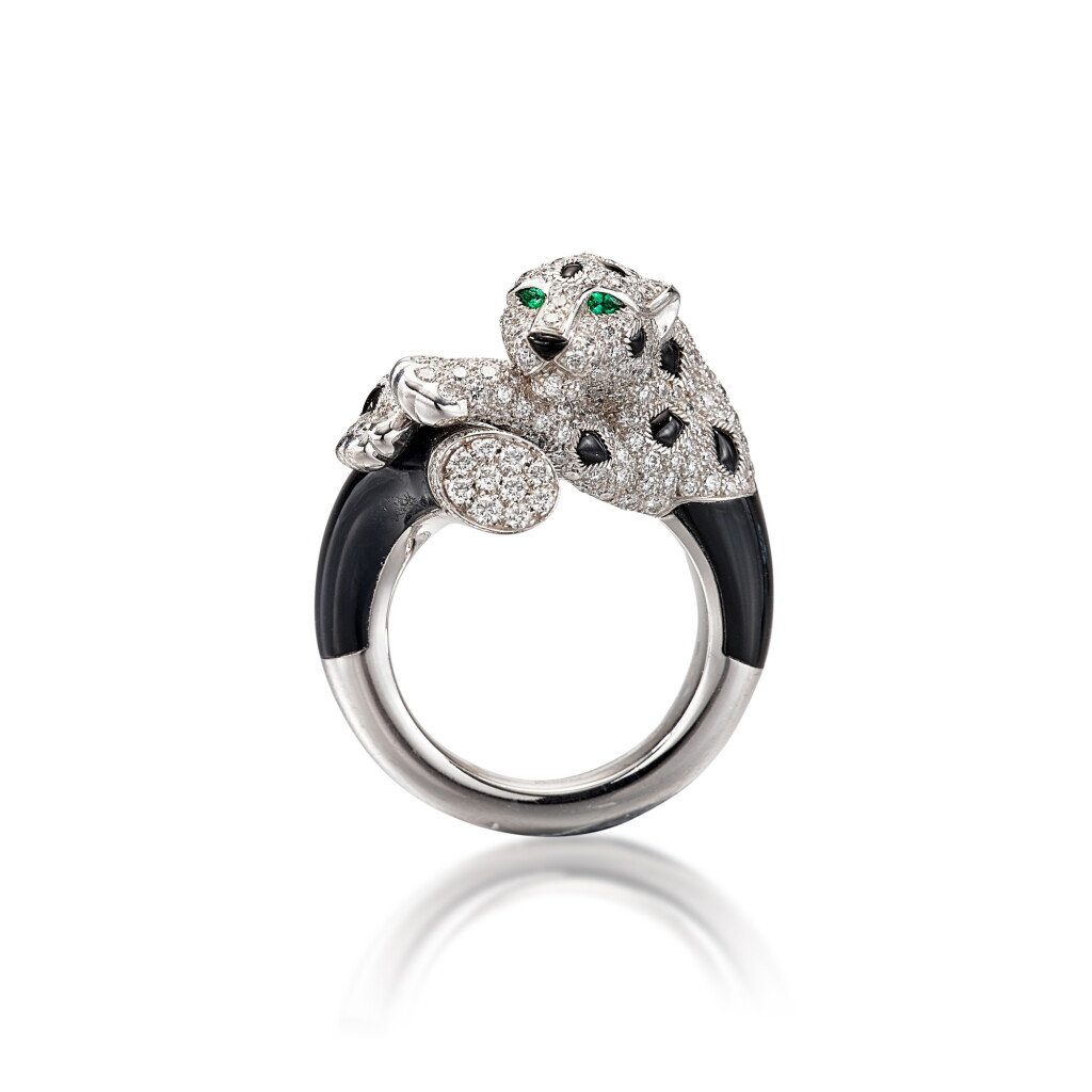 View full screen - View 1 of Lot 204. 'Panthère' Emerald, Onyx and Diamond Ring | 卡地亞 | 'Panthère' 祖母綠 配 縞瑪瑙 及 鑽石 戒指.