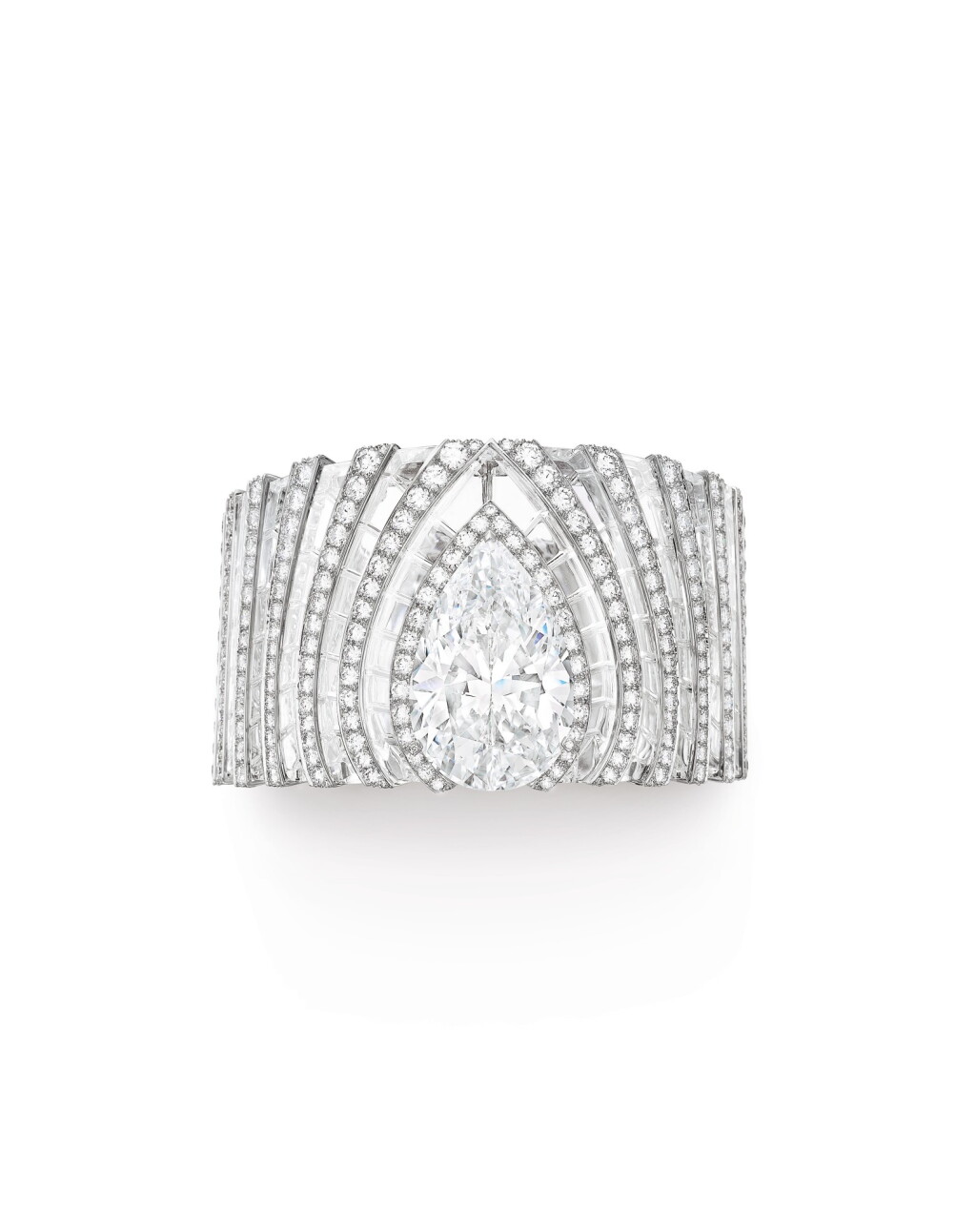 View full screen - View 1 of Lot 1744. Cartier | 'L’Odyssée de Cartier – Parcours d’un Style' Diamond and Rock Crystal Bangle | 卡地亞 | 'L’Odyssée de Cartier – Parcours d’un Style' 63.66克拉 梨形 D色 內部無瑕 鑽石 配 白水晶 手鐲.