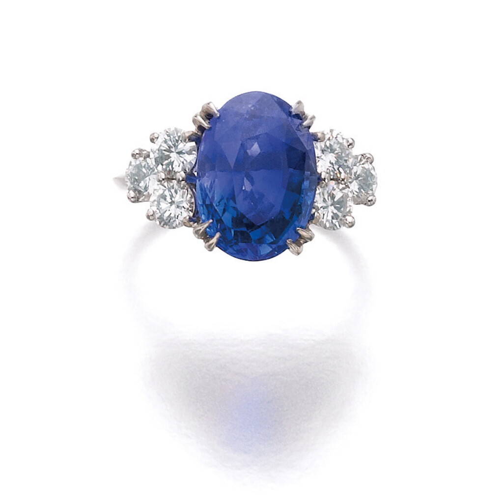 View full screen - View 1 of Lot 97. SAPPHIRE AND DIAMOND RING.