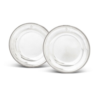 View full screen - View 1 of Lot 444. Pair of circular silver dishes, Martin-Guillaume Biennais, Paris, 1798-1809 | Paire de plats ronds en argent par Martin-Guillaume Biennais, Paris, 1798-1809.