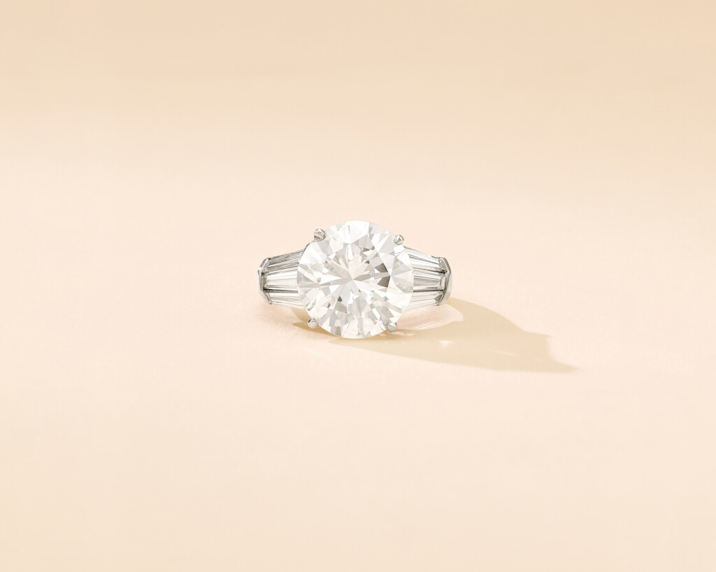 View full screen - View 1 of Lot 147. Diamond Ring.