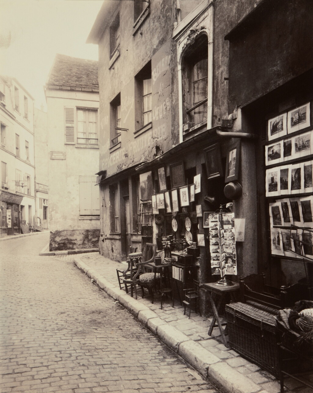 View full screen - View 1 of Lot 114. Rue Norvins.