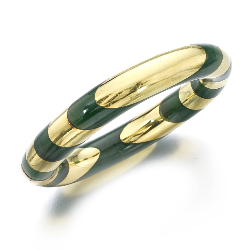 View full screen - View 1 of Lot 1115. Jadeite and gold bangle.