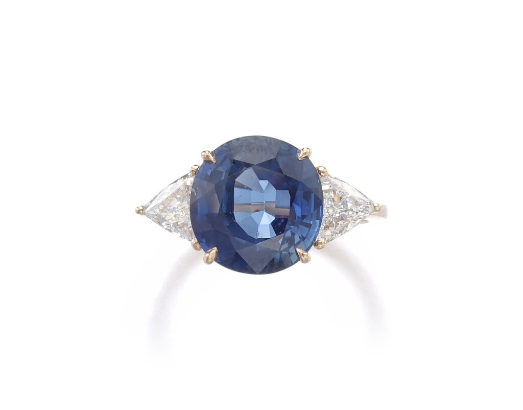 View full screen - View 1 of Lot 172. SAPPHIRE AND DIAMOND RING.