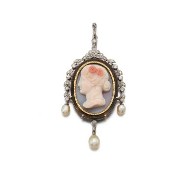 View full screen - View 1 of Lot 16. Pearl and diamond intaglio pendant (Pendente con intaglio perle e diamanti).