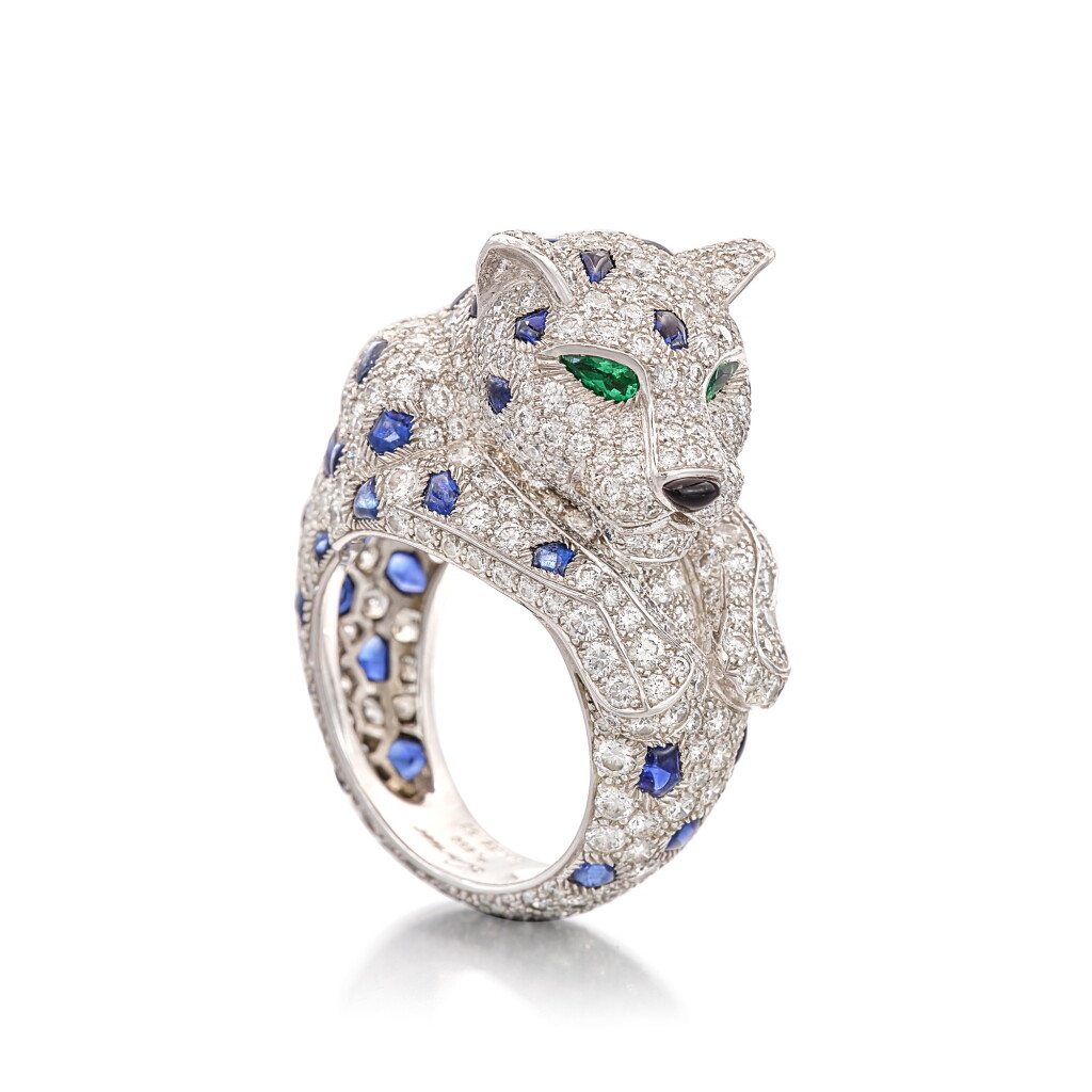 View full screen - View 1 of Lot 317. 'Panthère' Emerald, Sapphire and Diamond Ring | 卡地亞 | 'Panthère' 祖母綠, 藍寶石 及 縞瑪瑙 配 鑽石 戒指.