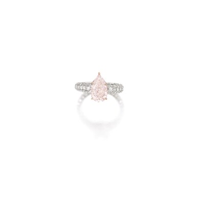 View full screen - View 1 of Lot 1694. FANCY LIGHT PINK DIAMOND AND DIAMOND RING 2.15卡拉 梨形 淡彩粉紅色 鑽石 配 鑽石 戒指.